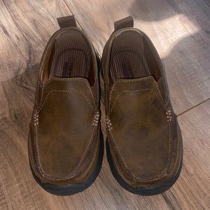 Boys shoes